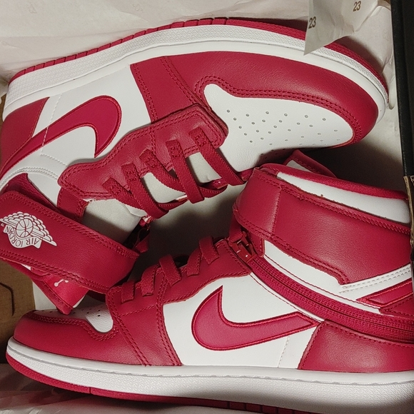 COPY - Air Jordan 1 red and white, men sz 9 women's 10.5 gently used - Picture 3 of 6